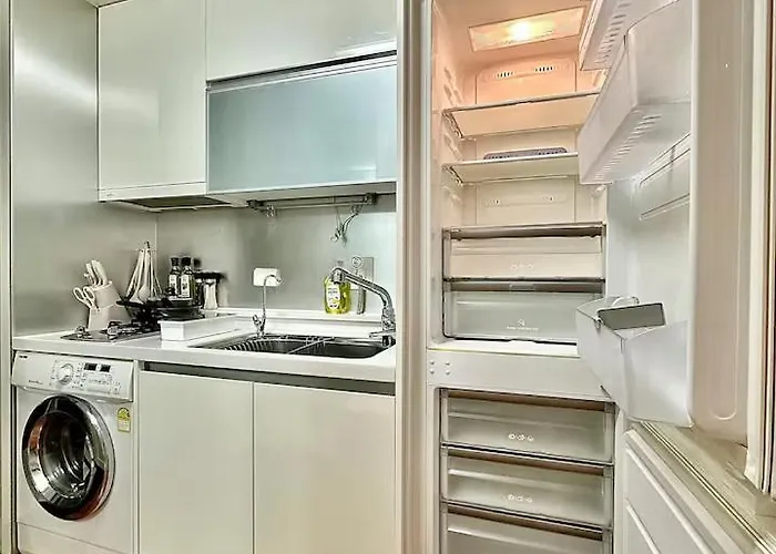 Loft Near Myeongdong Апартаменты *