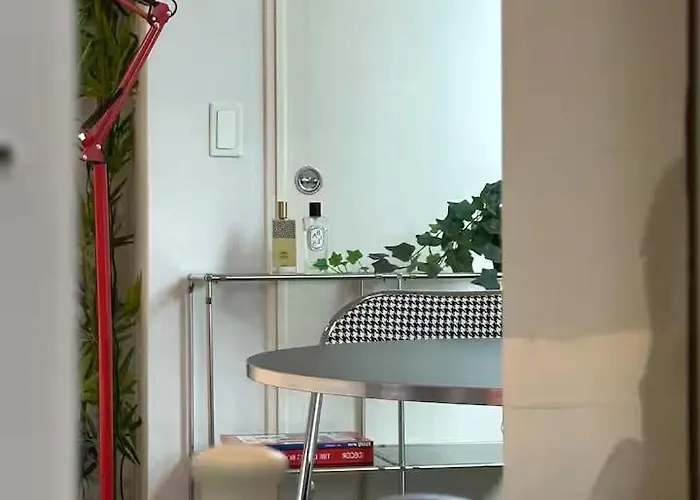 Апартаменты Loft Near Myeongdong Сеул